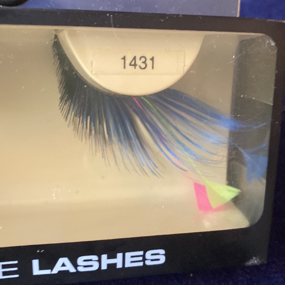 Fantasy False lashes bundle - Picture 6 of 11